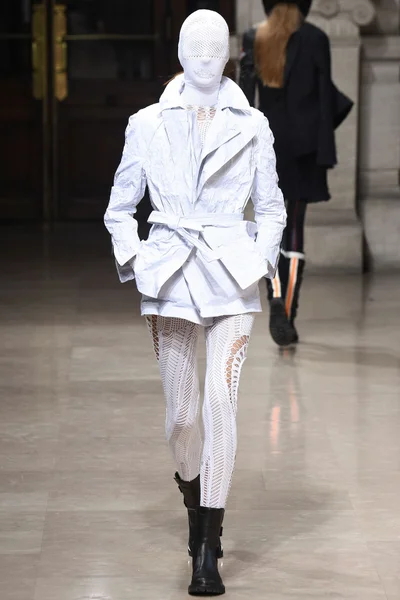 Look 33